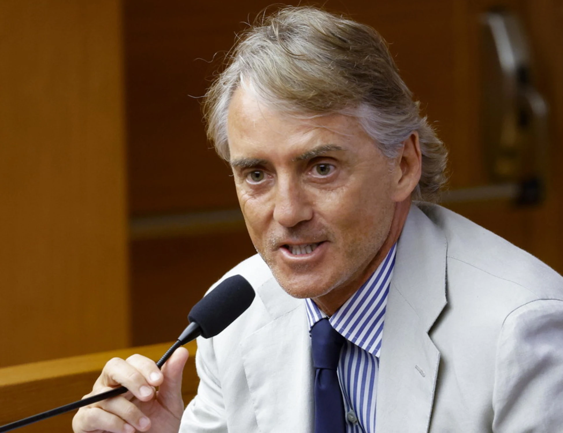 Francesco Acquaroli, l'endorsement di Roberto Mancini: "Spero che rivinca"