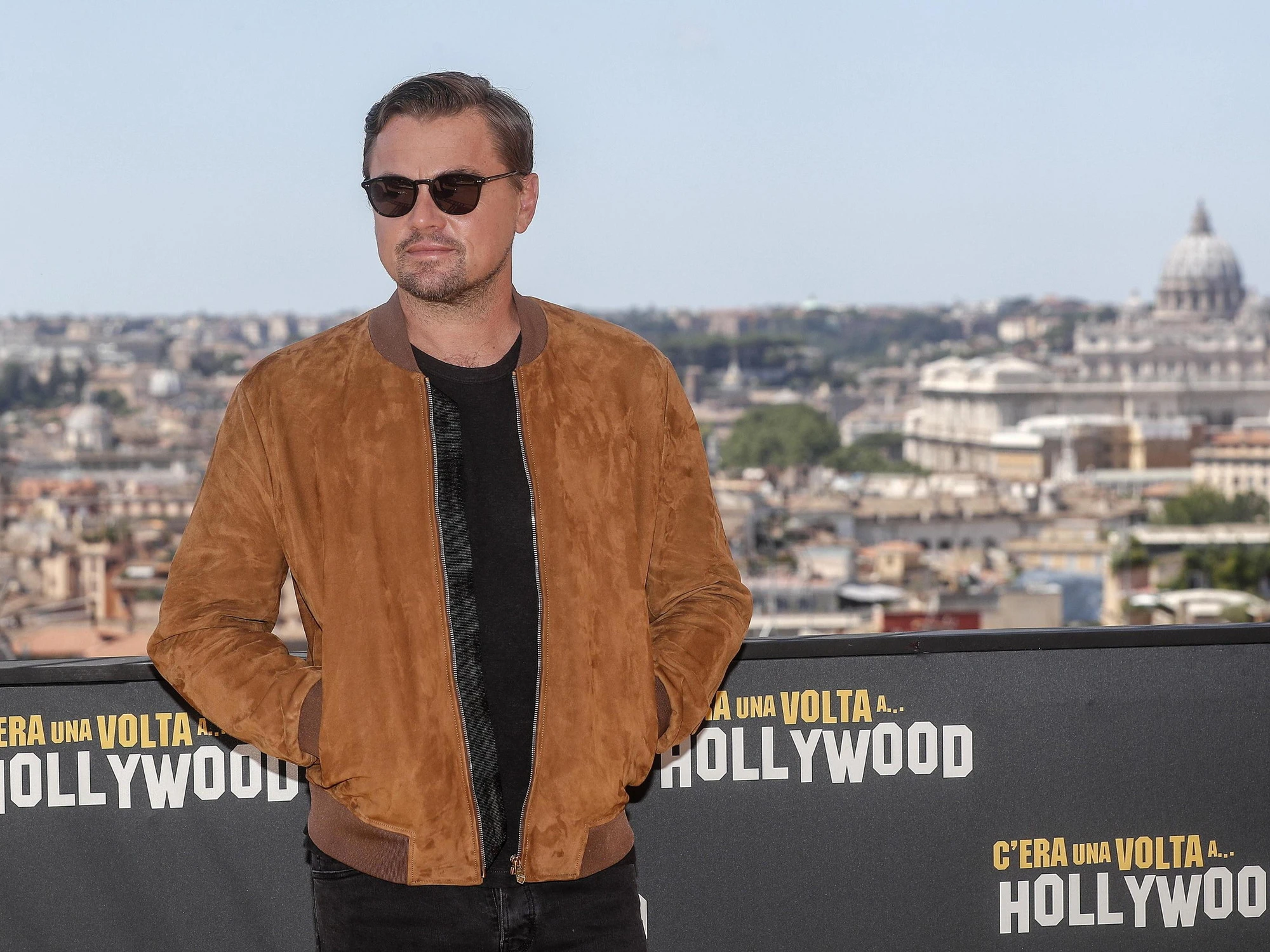 DiCaprio si scalda: prima i globi, poi l’Oscar