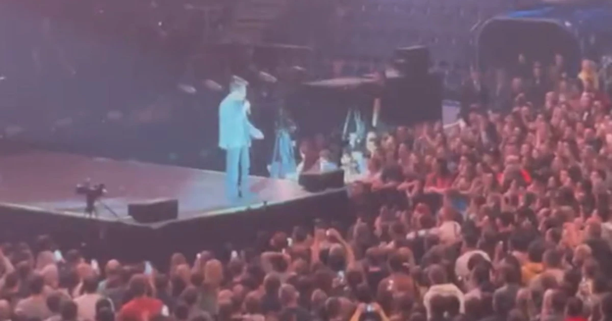 Yuri Shevchuk, "non baciategli il cu***": insulta Putin dal palco? Fa una bruttissima fine: il video