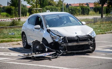 Milano, donna investita: alla guida un minorenne di 13 anni