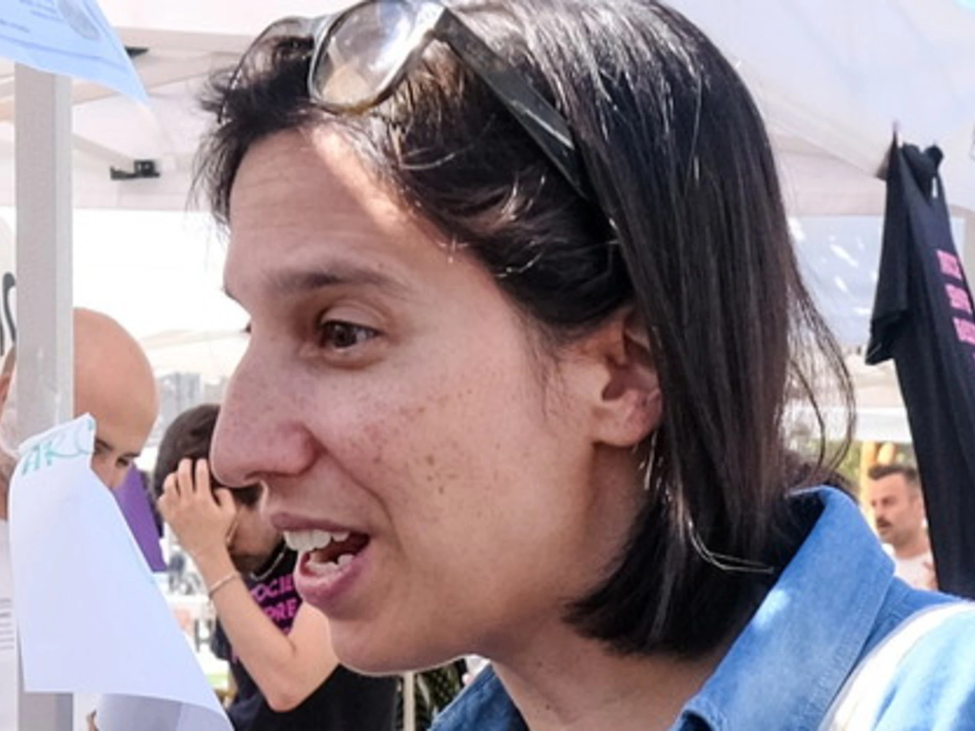 Elly Schlein fa a pugni con l'italiano: sconcertante, ecco cosa ha scritto