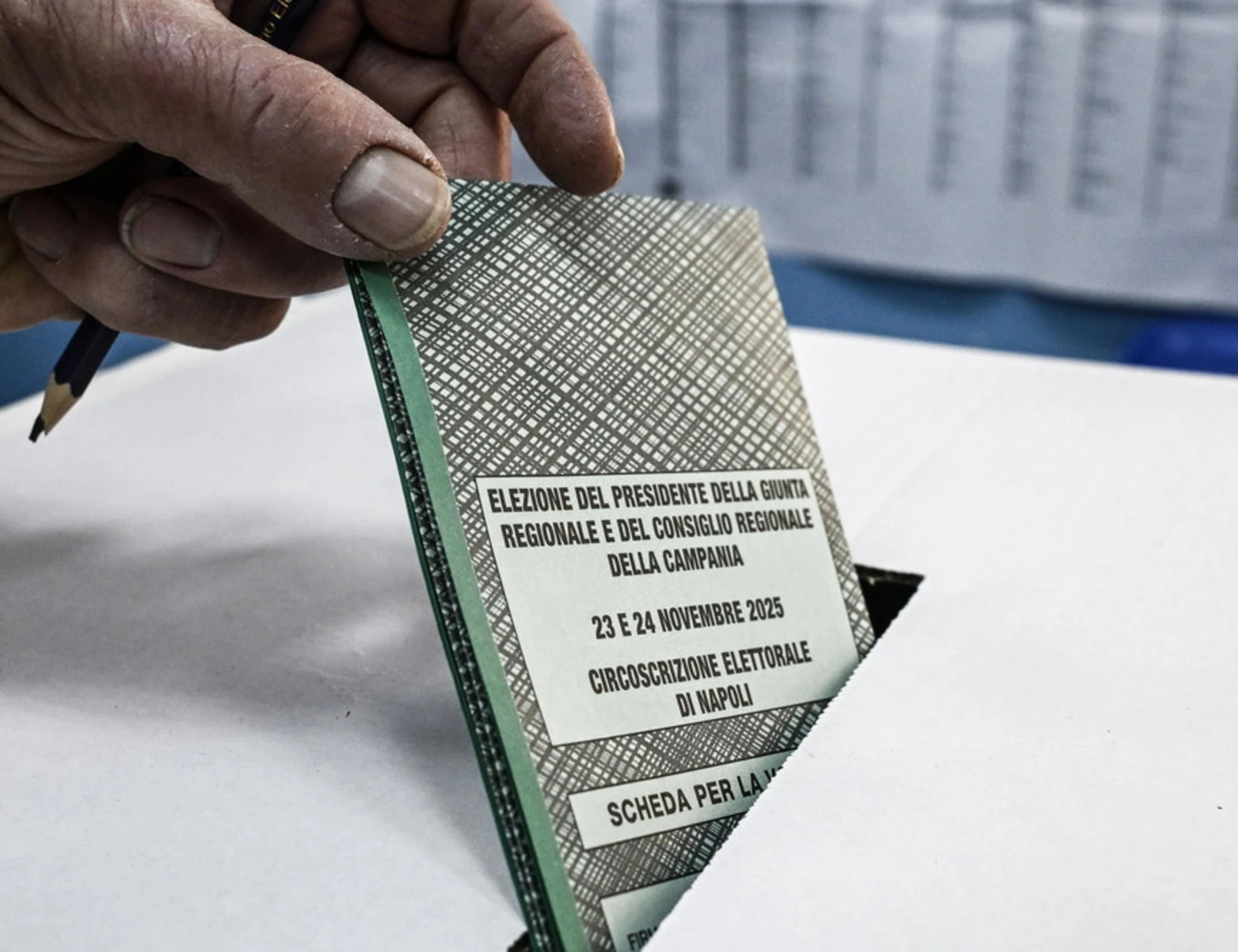 Regionali, in Veneto verso il trionfo di Stefani. In Campania e Puglia Fico e Decaro davanti