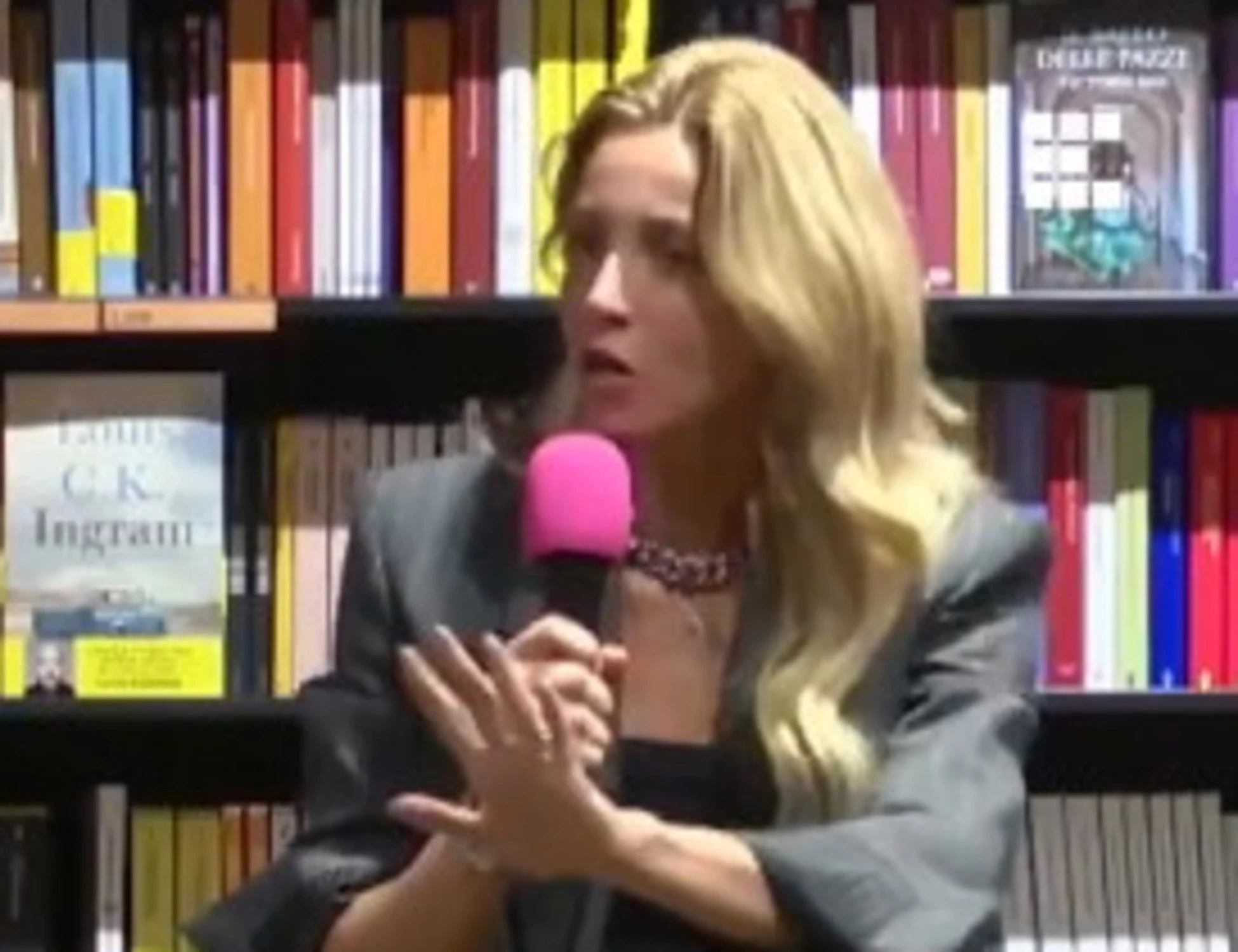 Silvia Salis insulta gli elettori di destra: "Hanno la memoria corta", è bufera