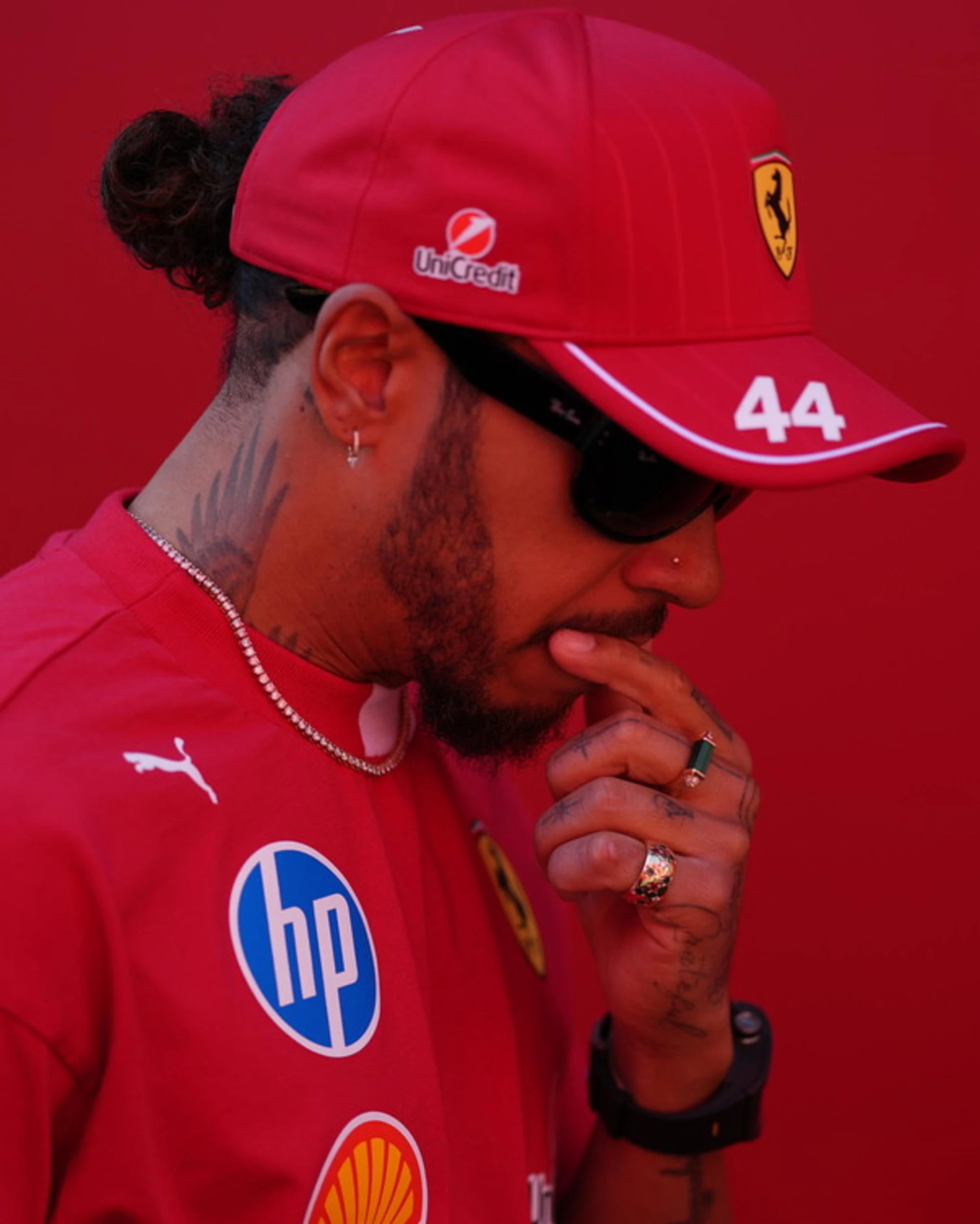 Lewis Hamilton, "ho un dossier": voci clamorose in Ferrari
