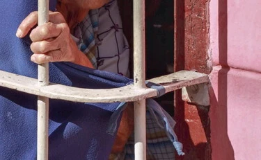 Reggio Emilia, 13enne violentata 8 anni fa: lo stupratore in carcere a 87 anni