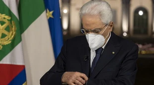 Sergio Mattarella ha fregato Giuseppe Conte? Retroscena Minzolini: "Ricordo la promessa a Matteo Renzi"