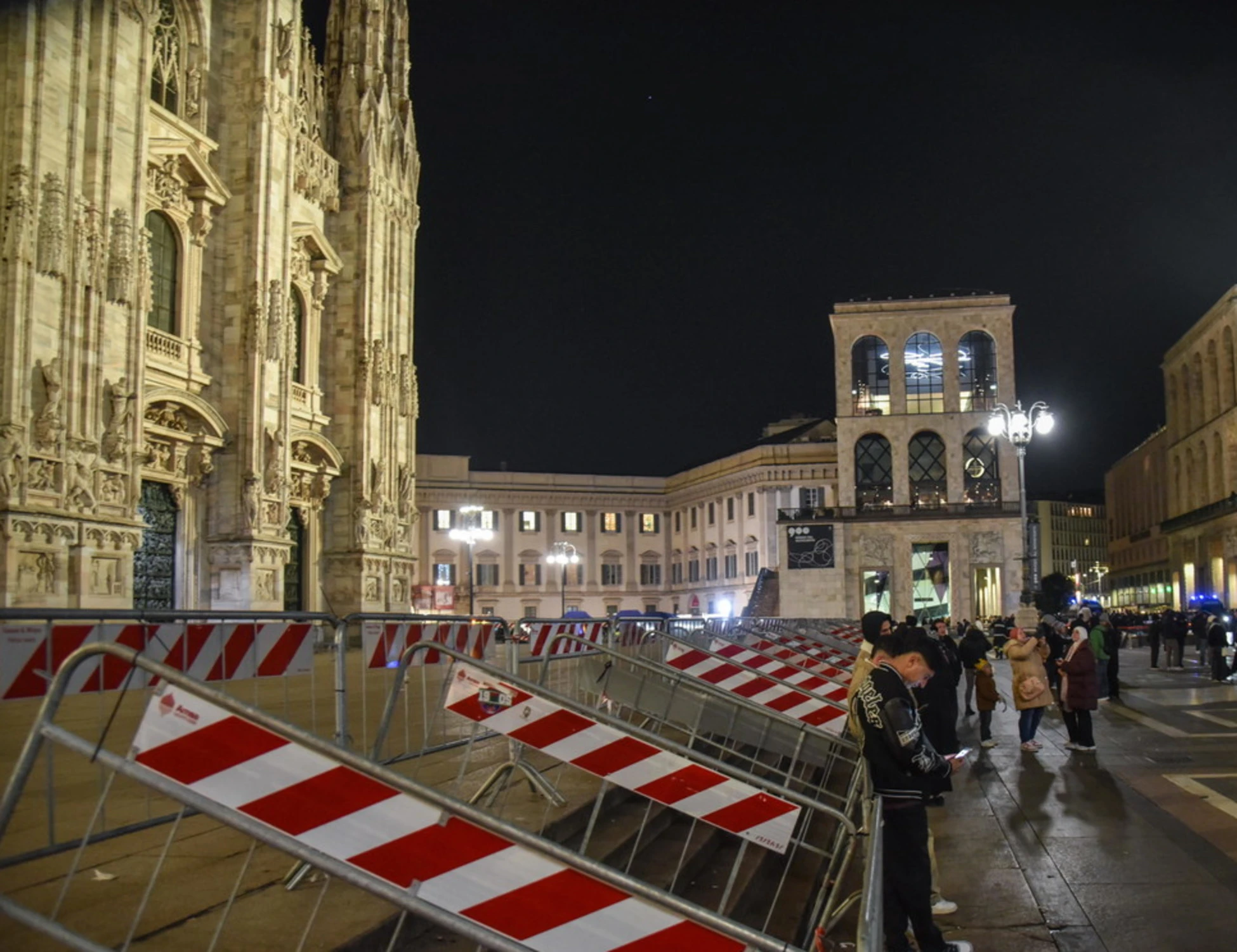 Milano, violentate due turiste in piazza Duomo: fermato un 30enne marocchino