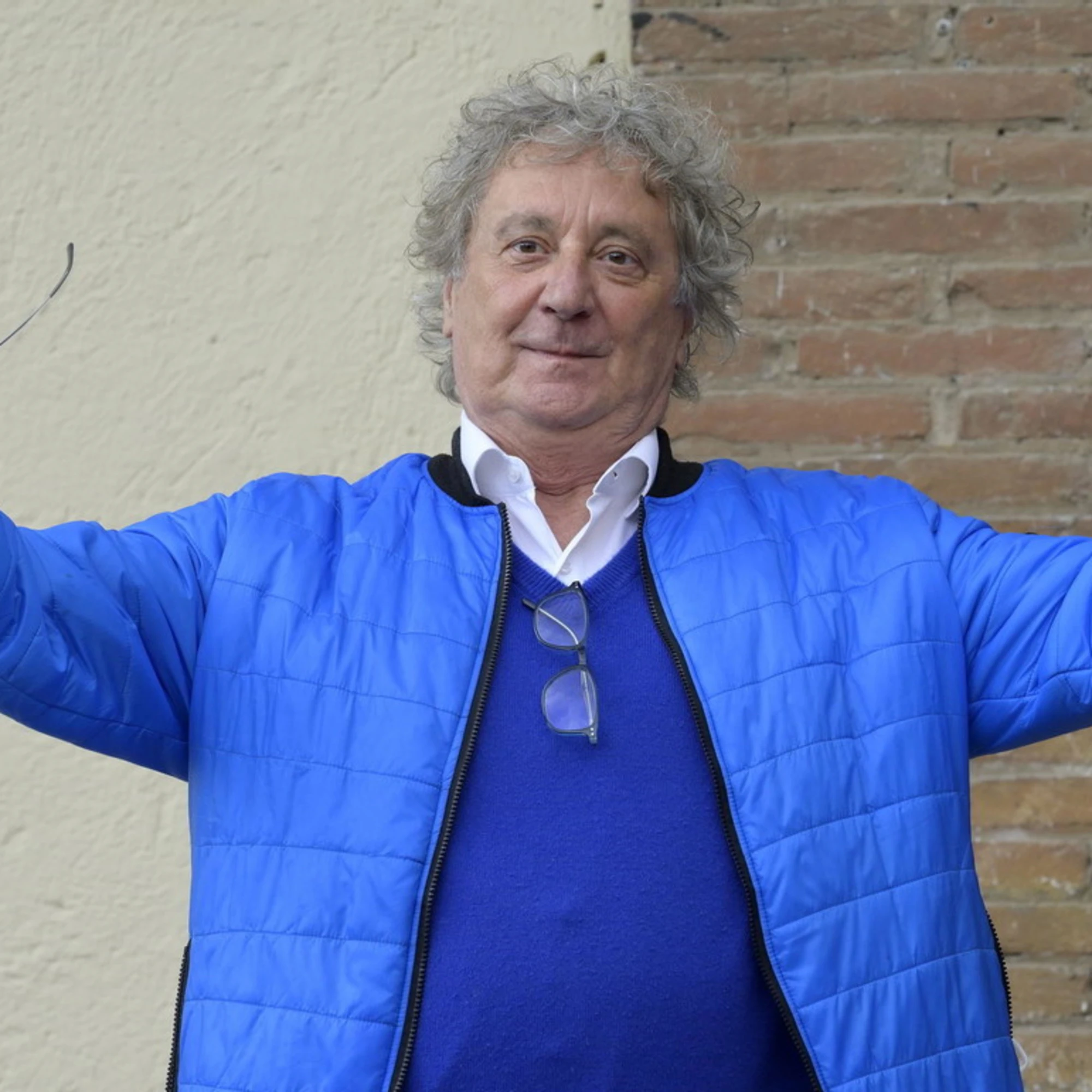 Il compagno Iacchetti per far ridere augura la morte al ministro