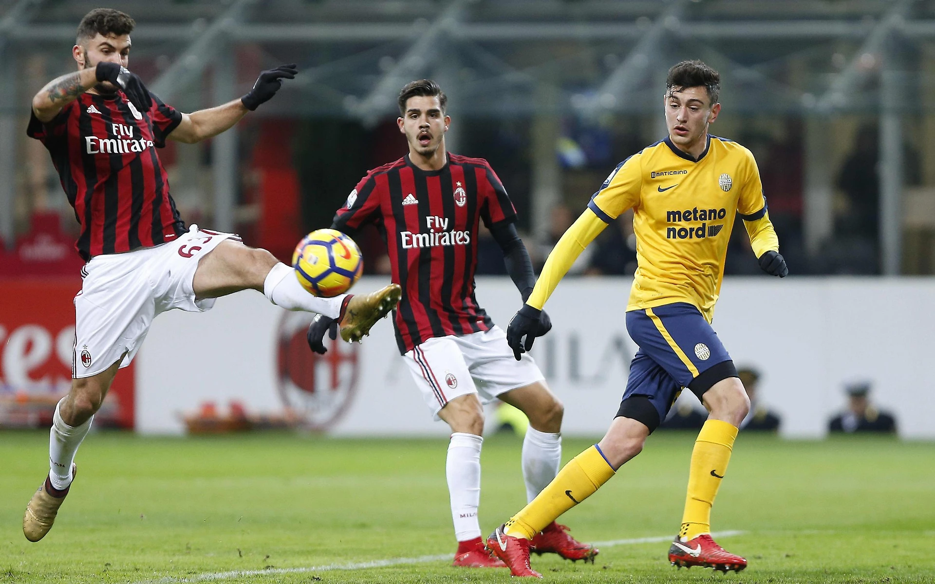 Coppa Italia, fischi su Donnarumma, ma il Milan c'è: 3-0 contro il Verona, ai quarti sarà derby