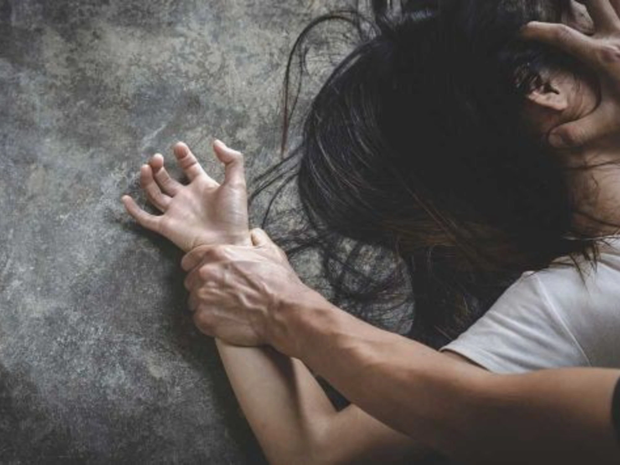 Sassari, sequestra e tortura la sua ex per 10 giorni: come la ha ridotta