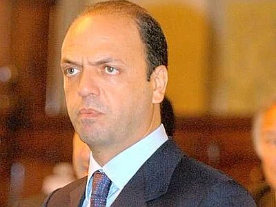 Berlusconi vede Alfano, vertice teso Ipotesi primarie il 13 gennaio