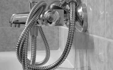 Vicenza, donna trovata morta nella vasca da bagno: cosa l'ha uccisa