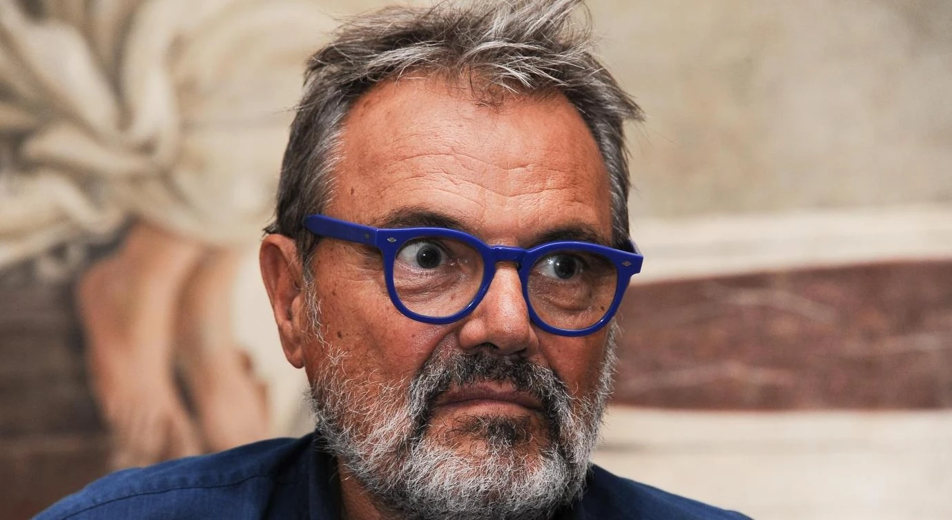 Oliviero Toscani, nuovo attacco a Salvini: "Cretino". Il leghista: "Altra querela?"
