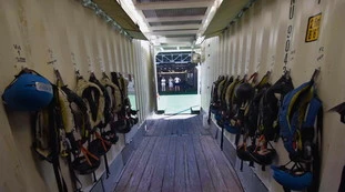 Migranti, sfida totale al Viminale: la nave che può cambiare tutto