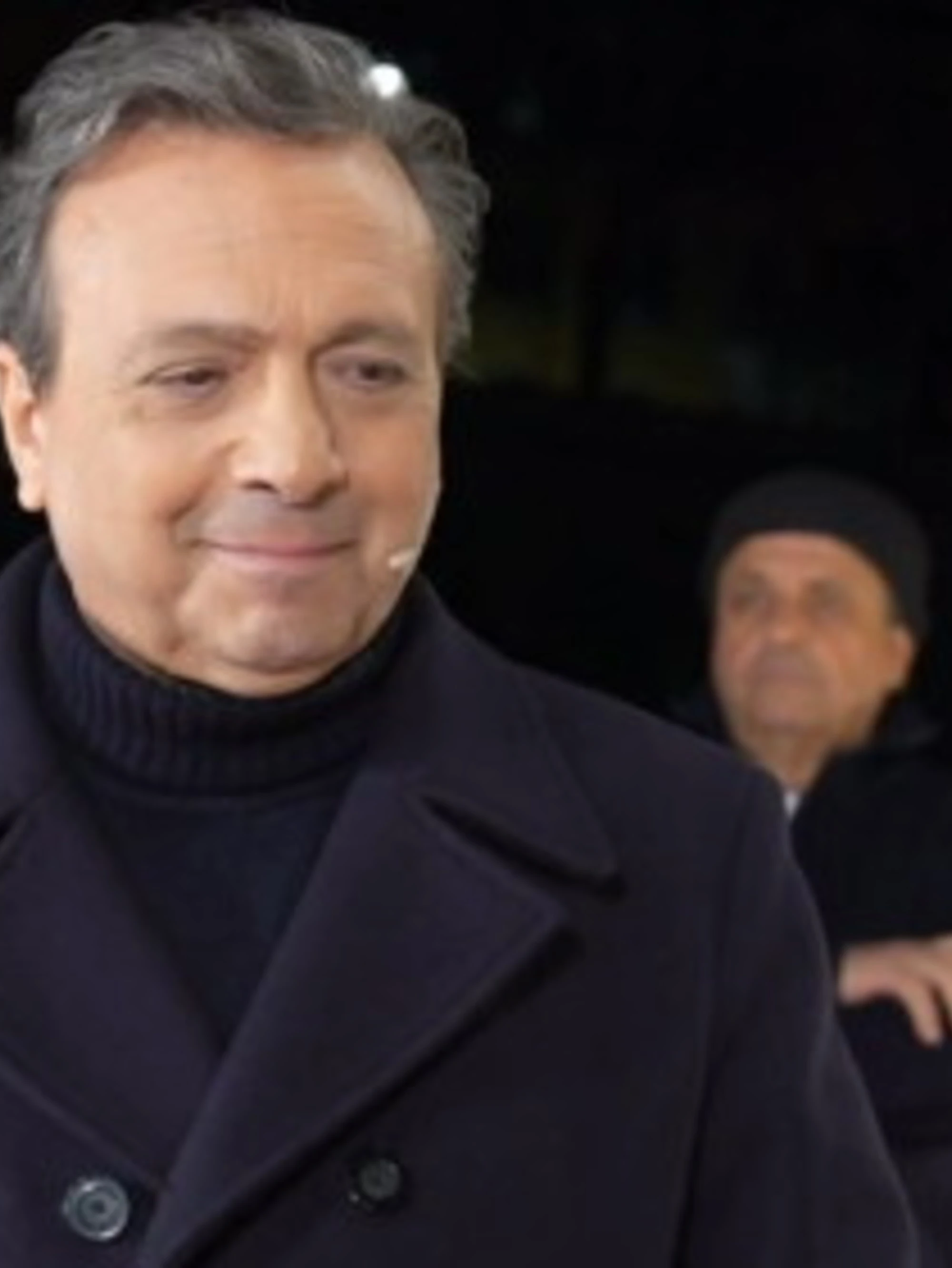 Rai 3, il meteo ribalta il programma di Piero Chiambretti: dove è "costretto" a portare i suoi ospiti