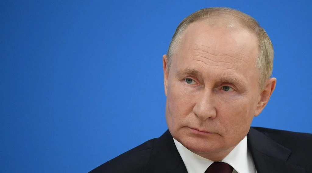 Vladimir Putin, Zelensky: "Prepara un attacco devastante all'Europa"