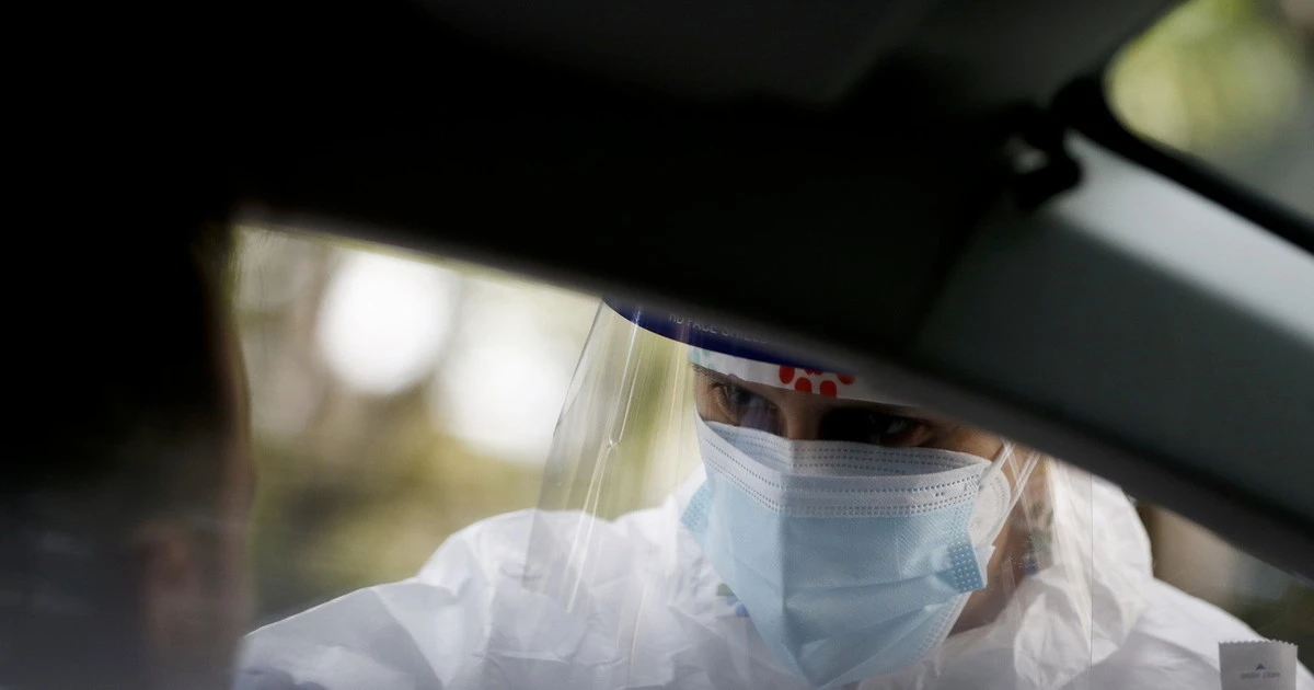 Coronavirus, bollettino 14 maggio: contagi, morti e ricoveri sempre più giù. Riaperture e coprifuoco, è il momento