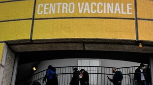 Bollettino, altra fiammata di contagi: ecco il confronto con sabato scorso, l'avanzata di Omicron 2