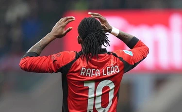 Serie A, il Parma espugna San Siro: Milan ko 1-0 e l'Inter vola a +10