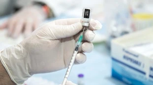 Lecce, in coma due giorni dopo il vaccino e poi muore: il dramma di una 14enne, la sfida dei genitori