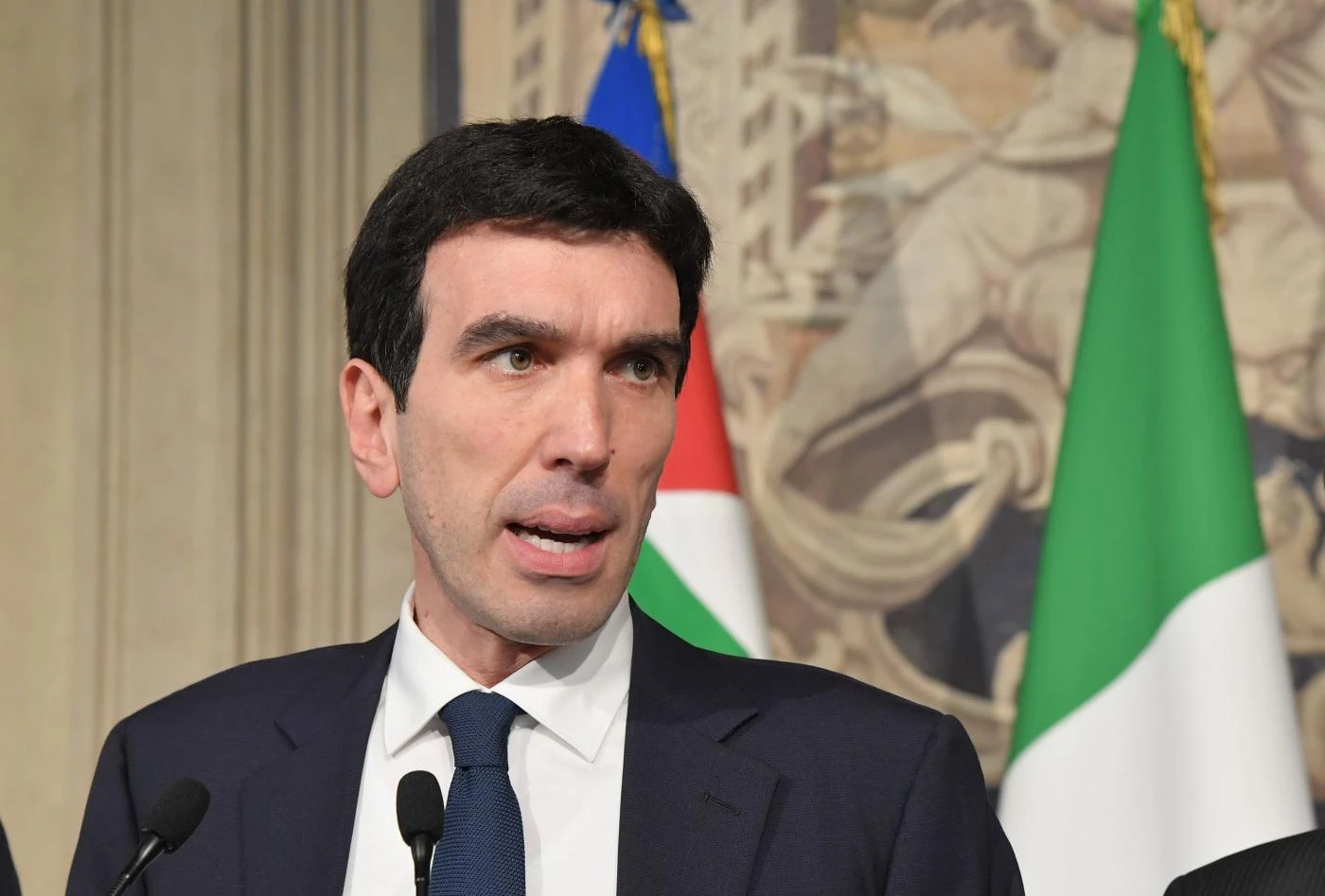 Maurizio Martina offre il Pd al M5s: "Un piano in tre punti". E i grillini ci stanno: verso il governo degli orrori