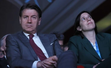 Giuseppe Conte, la trappola per tagliare fuori Elly Schlein