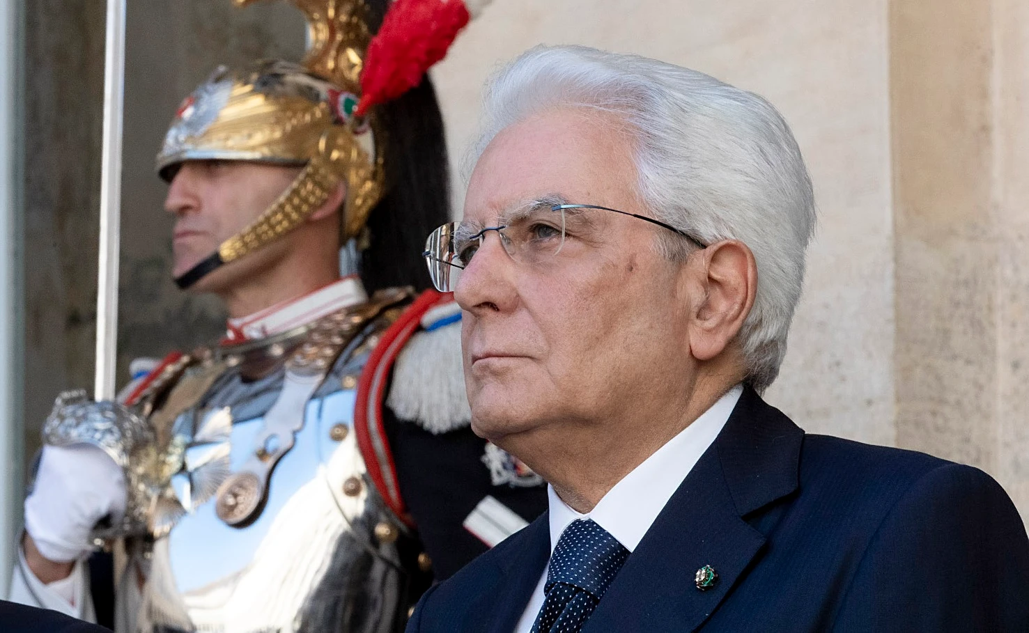 Sergio Mattarella annulla gli impegni, Luigi Bisignani: "Entro 15 giorni possibile crisi di governo"