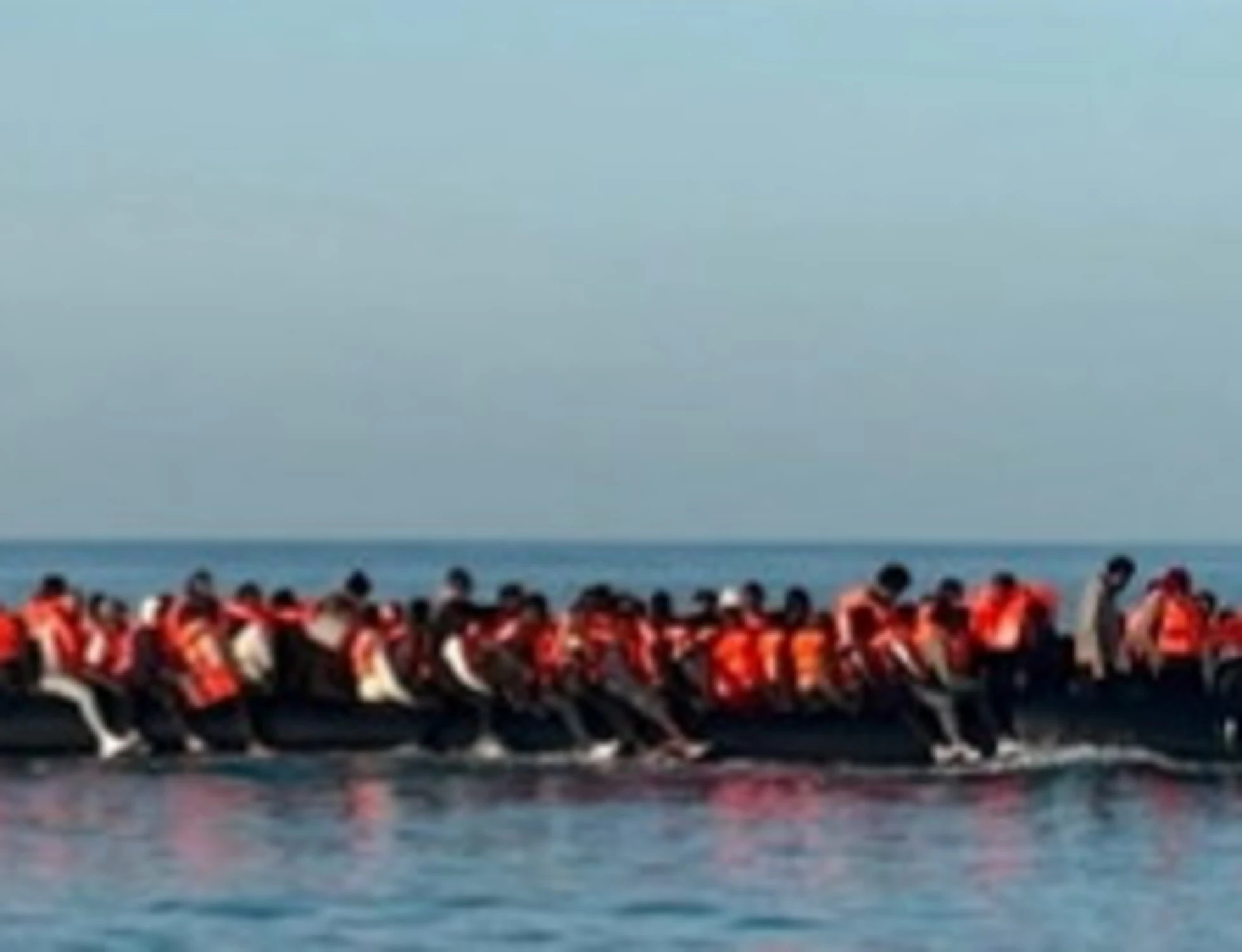 Migranti, sbarco da record: 165 clandestini su un solo gommone