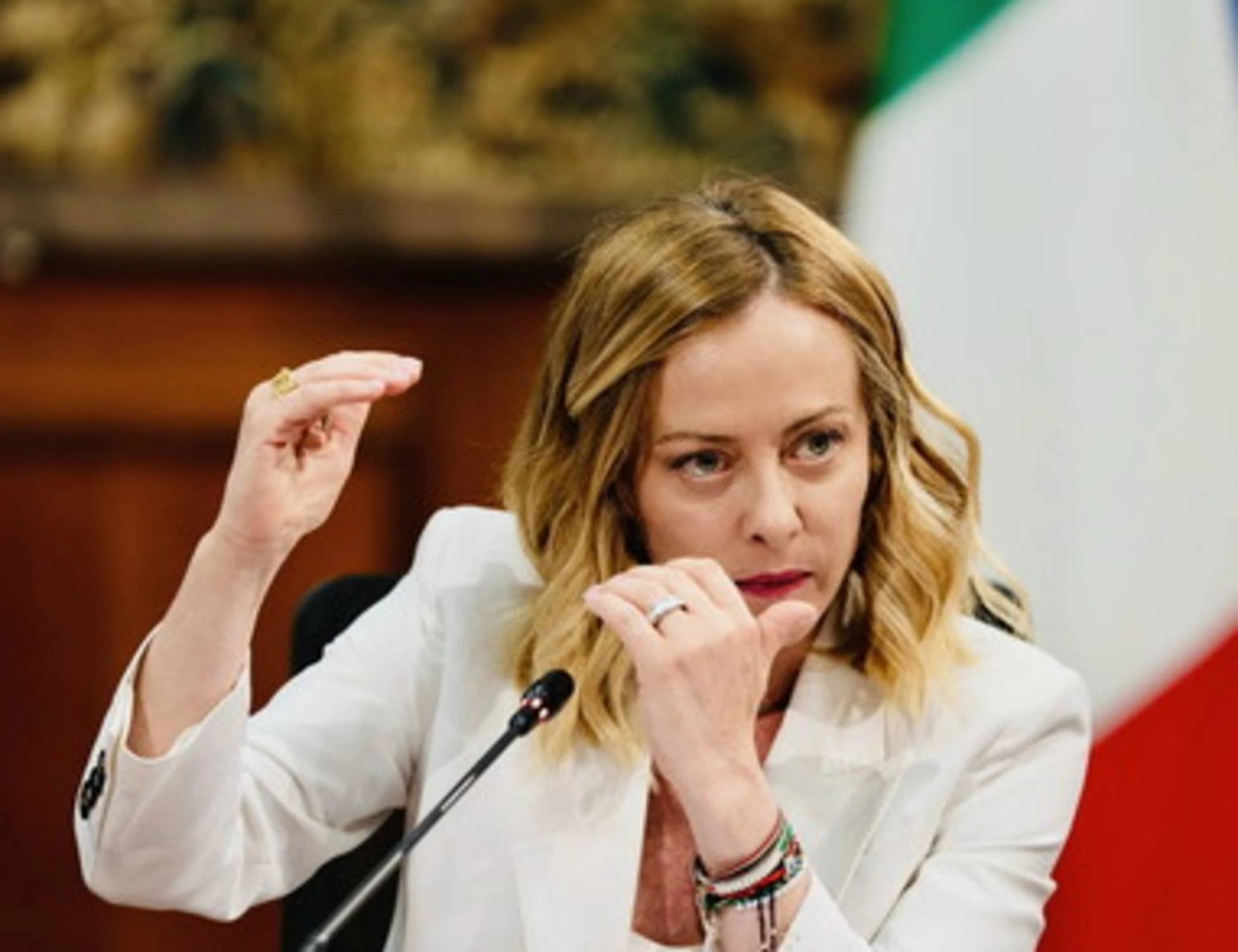 Ucraina, negoziati di pace: Meloni ha il sì del Papa