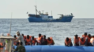Immigrazione, "siete al sicuro". Il passaparola dietro i flussi: chi e come illude il popolo dei barconi