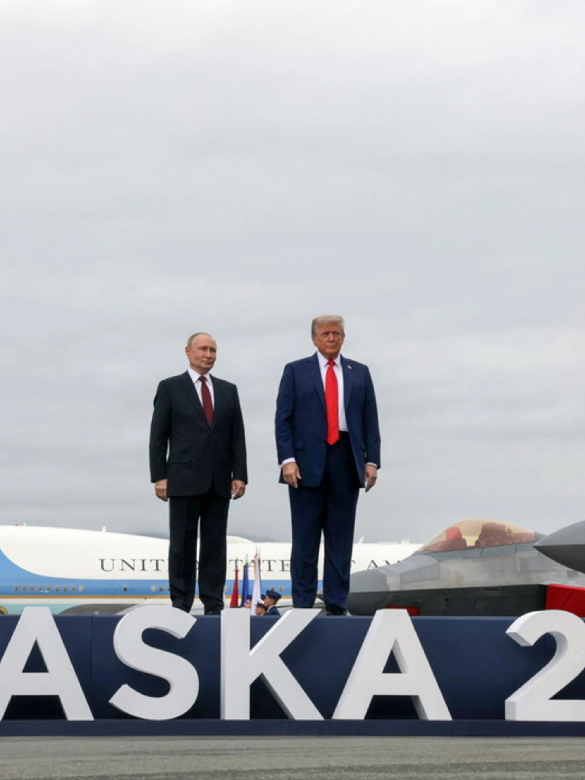 Anchorage, i dettagli del cerimoniale, messaggi cifrati per Putin: cosa significano