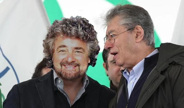 Bossi: "Intesa con Pdl non automatica"E nasce l'asse con i 5 Stelle