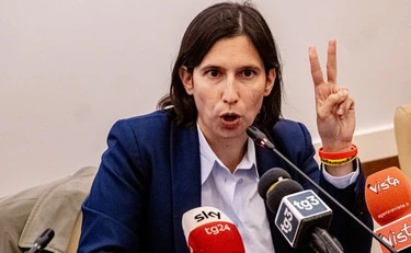 Elly Schlein pensa di aver vinto a New York: "Splendido Mamdani!"