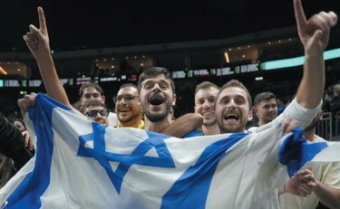 Bologna, la sinistra aizza la rivolta contro i tifosi israeliani: ma ha paura degli scontri