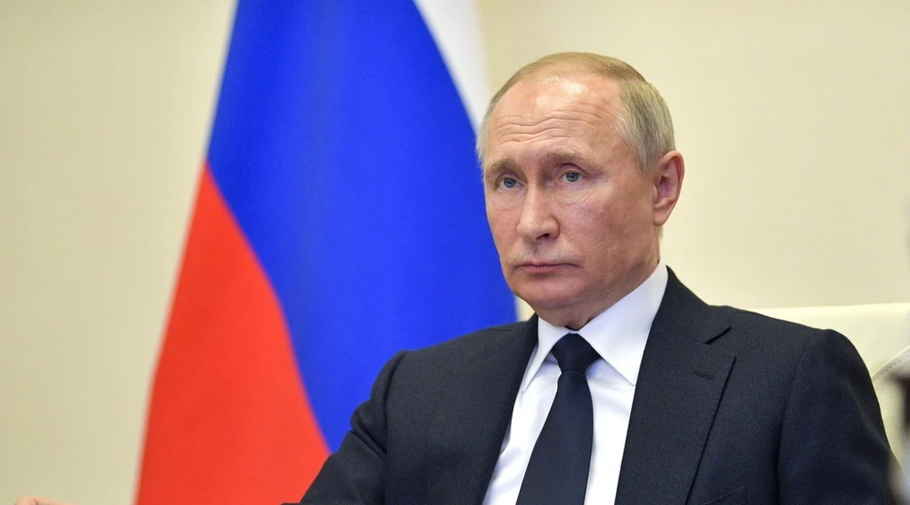 Vladimir Putin, agente del servizio di sicurezza si suicida al Cremlino: "Turni massacranti", le accuse dei colleghi