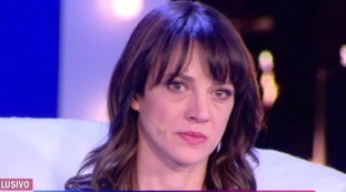 Live-Non è la D'Urso, Asia Argento-choc su Fabrizio Corona: "Ha dei problemi mentali, come l'ho capito"