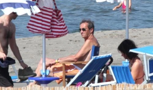 Gianfranco a Trento con le auto blindate, metà dei suoi agenti resta al mare