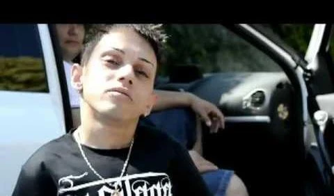 Simoncino, rapper nano e coatto che fa il pieno su Youtube