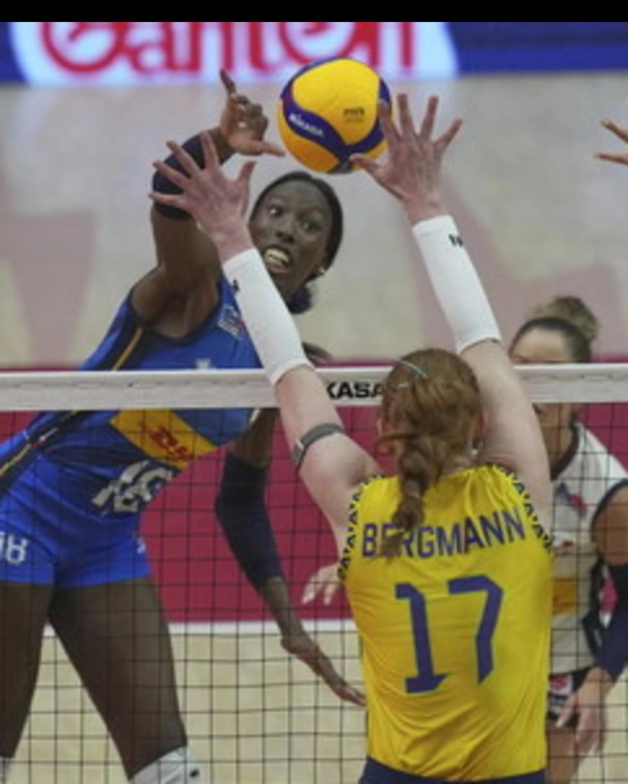 Mondiali pallavolo, l'Italia di Velasco in finale: rimonta epica, le azzurre schiacciano il Brasile