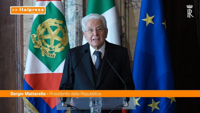 Mattarella "Lavoro è simbolo della dignità, nessuno può essere asservito"