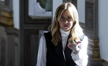 Giorgia Meloni, l'elogio de Le Figaro: "Il suo modello un punto di riferimento"