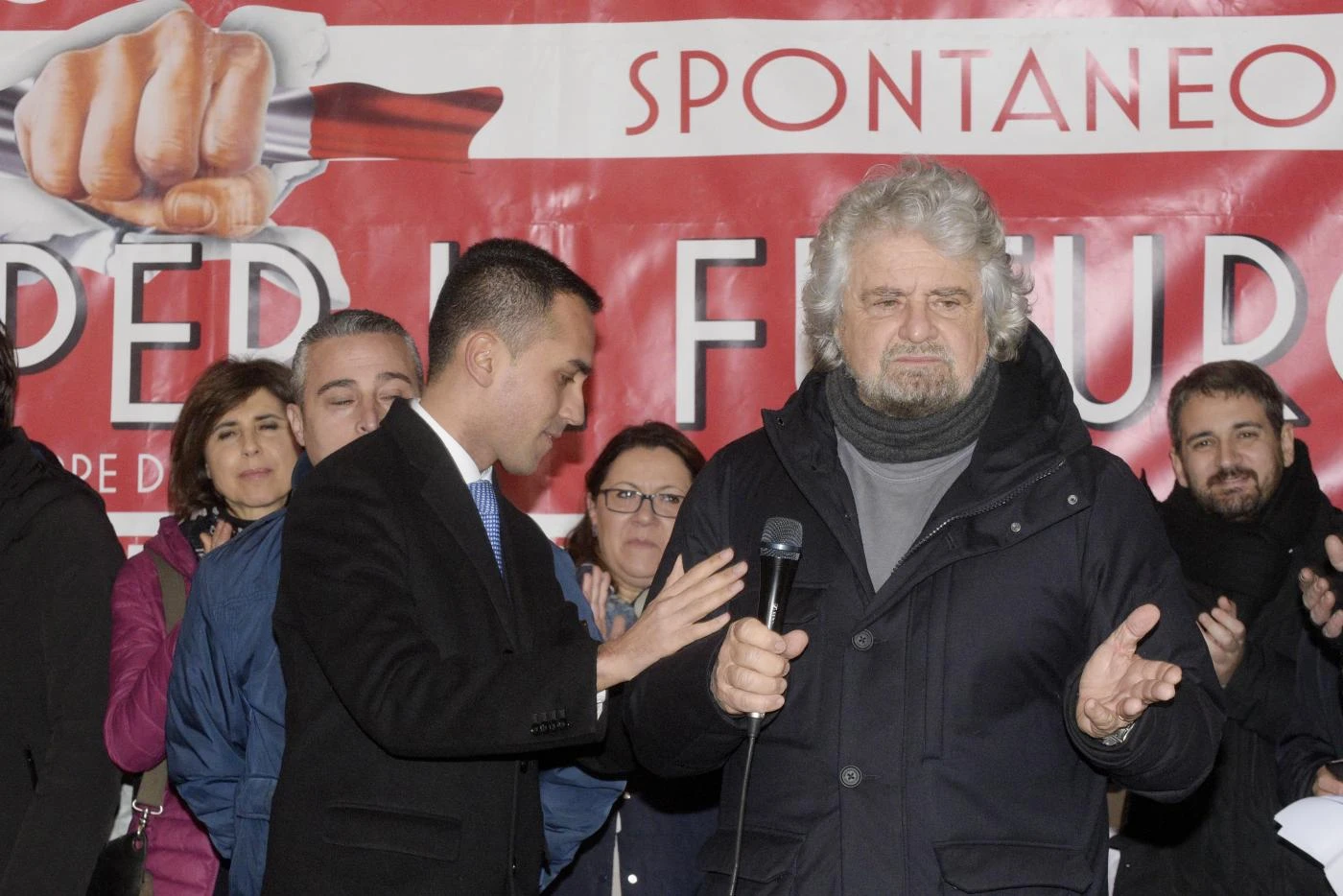 Di Maio e Grillo, retroscena: "Dovrebbe prendersi un anno sabbatico". Chi sono gli uomini del guru nel governo