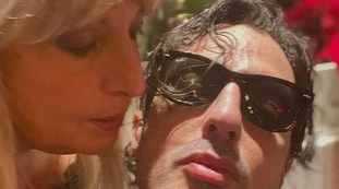Fabrizio Corona, mamma Gabriella accusa i magistrati: "Abuso di potere, che Dio ci aiuti"