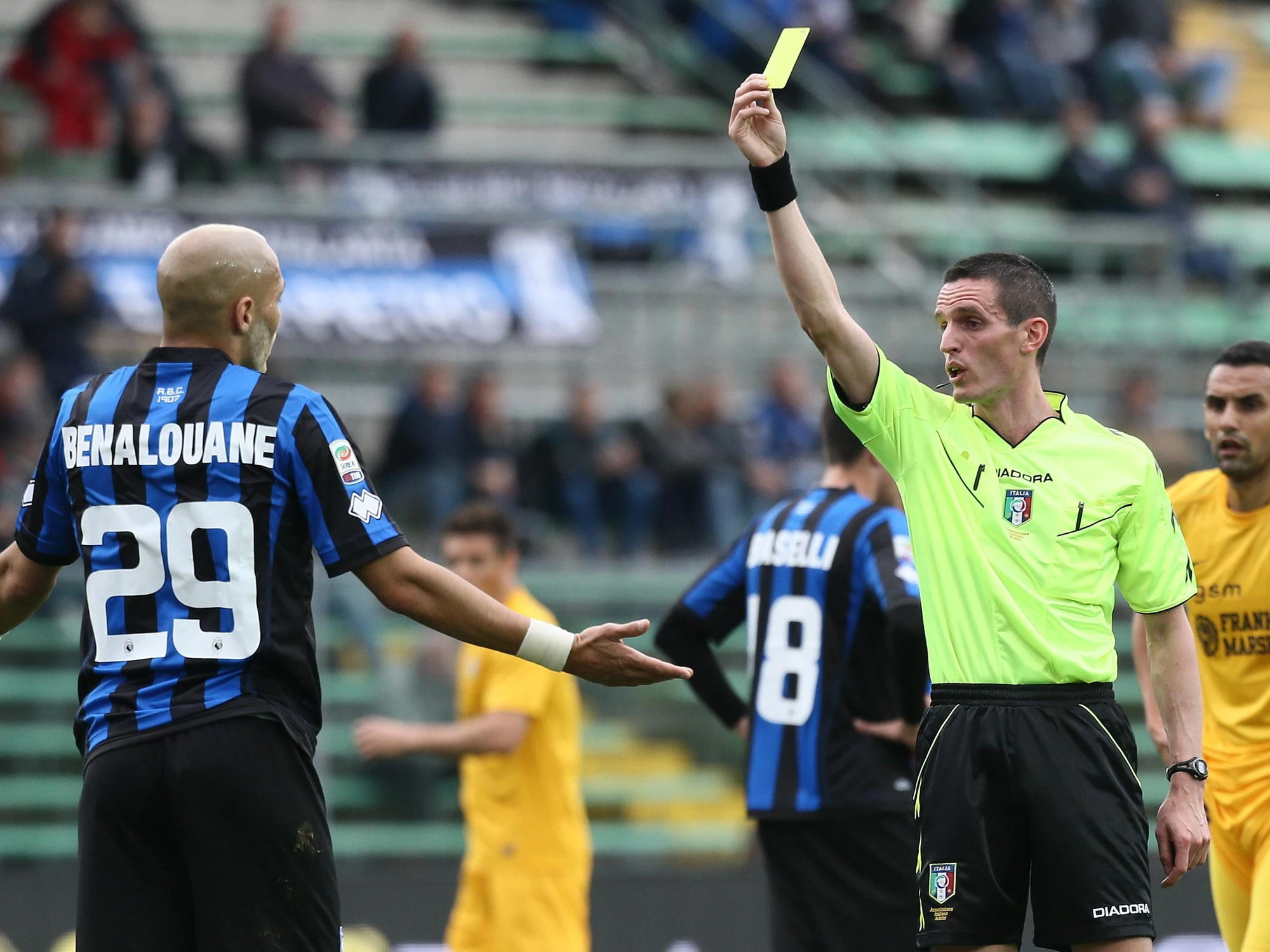 Daniele Minelli: "La manina della signora delle pulizie non bussa più?", scoppia il caso