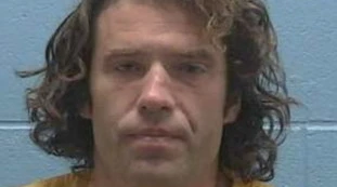 Cannibalismo, uccide il vicino e lo cuoce nel microonde: "L'ho mangiato per curare il mio cervello"