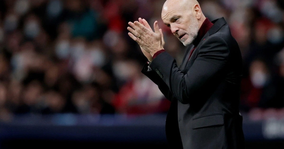 Milan, Stefano Pioli e la (sconvolgente) clausola nel nuovo contratto