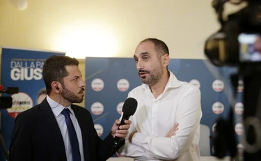 La bufala Cinquestelle sullo stipendio dei deputati