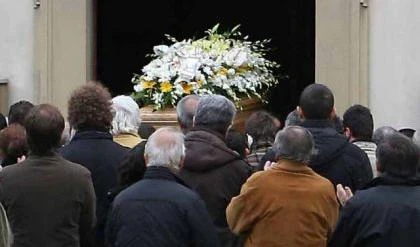 Pure per pagare il funerale tocca fare il mutuo