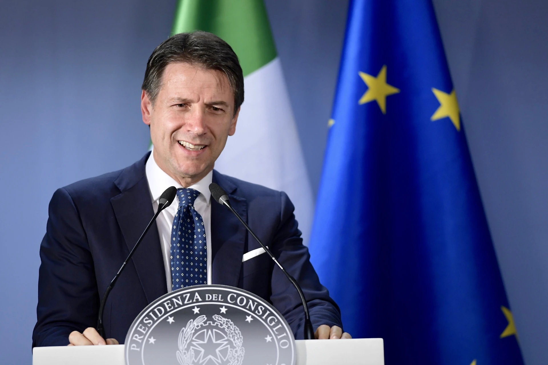 Giuseppe Conte, la "corsa solitaria" del premier. Retroscena: il grande timore di Matteo Salvini