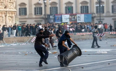 Dl Sicurezza, il Movimento 17 ottobre risponde: "Dichiariamo guerra", "Meloni nana bagascia"